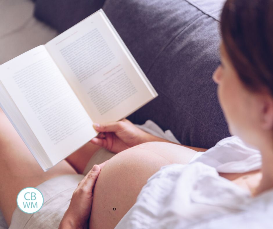 Pregnant woman reading