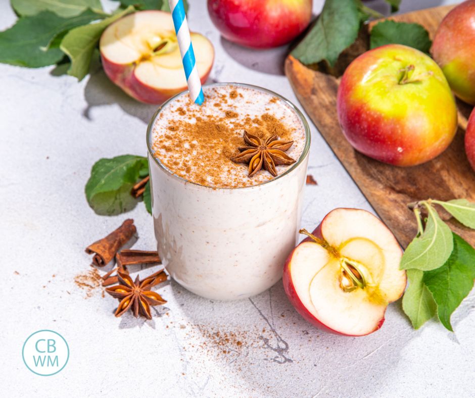 Apple smoothie with apples on the side
