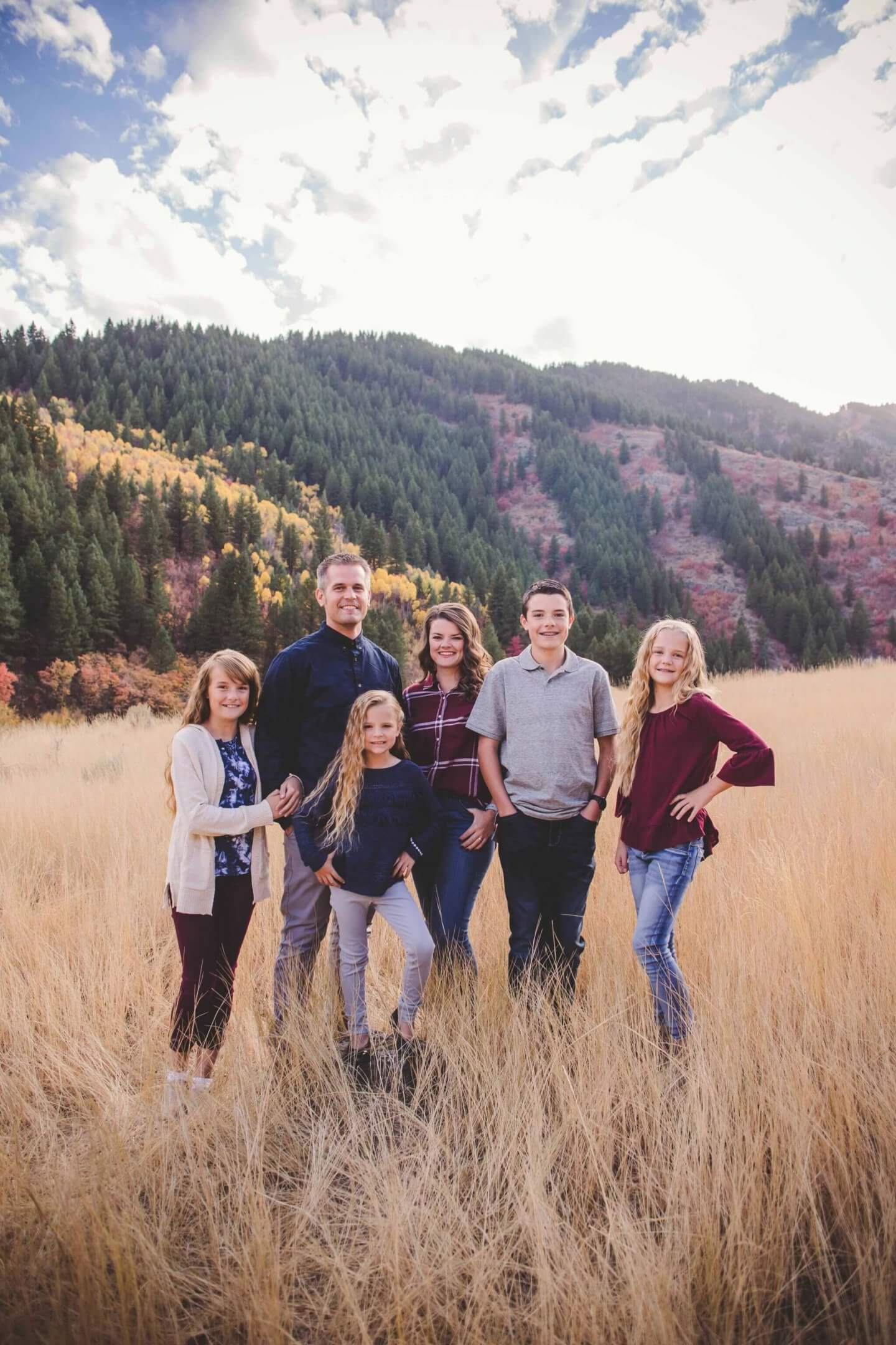 Fall family photos. Family of six in Blacksmith Fork Canyon