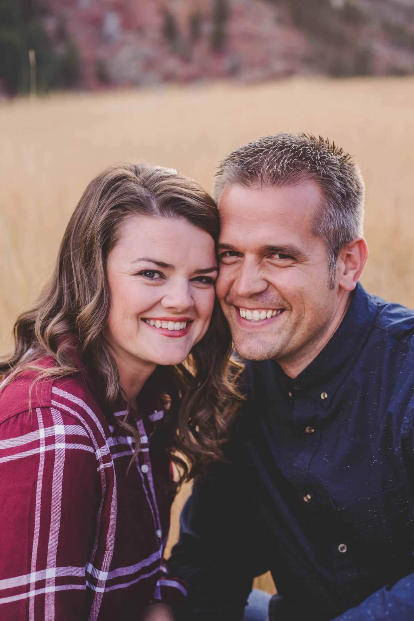 Fall photos with man and woman in Blacksmith Fork Canyon