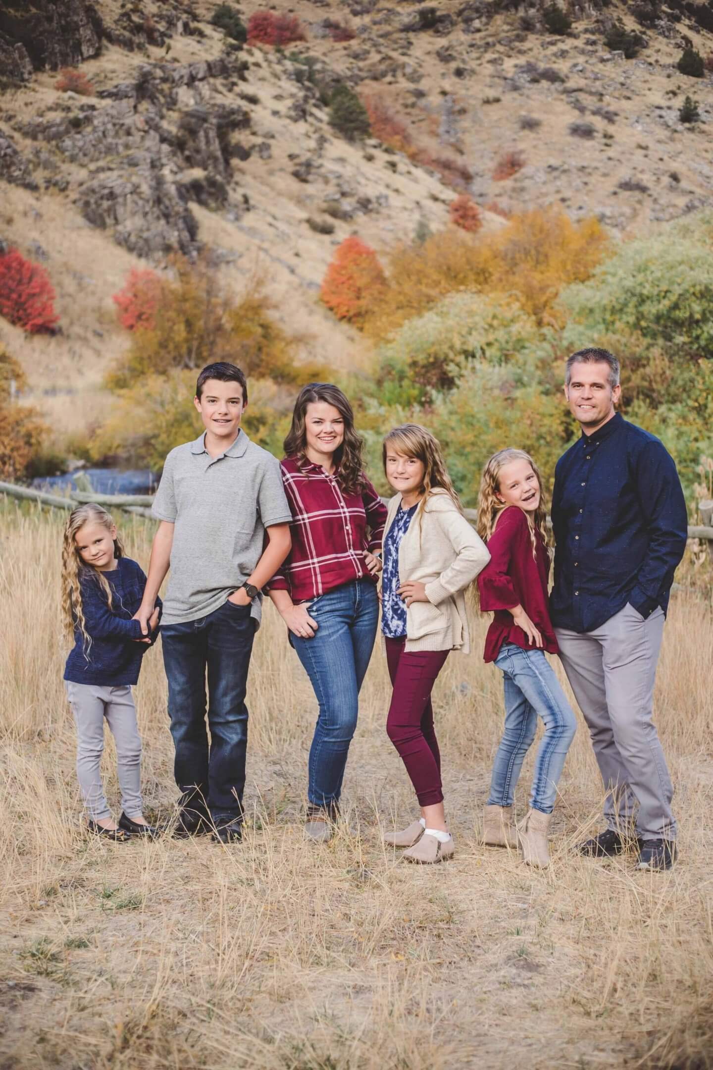 Fall family photos. Family of six in Blacksmith Fork Canyon